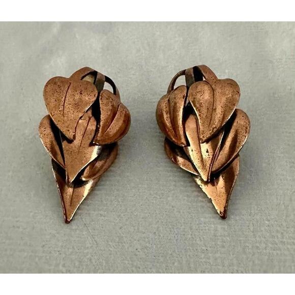Vintage Jerry Fels "Renoir" Copper Stylized Leaf Earrings - Made in USA - 1940's - Picture 2 of 3